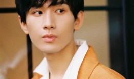 成毅恋情最新爆料图片,甜蜜同框引热议，细节揭秘恋情真相！”